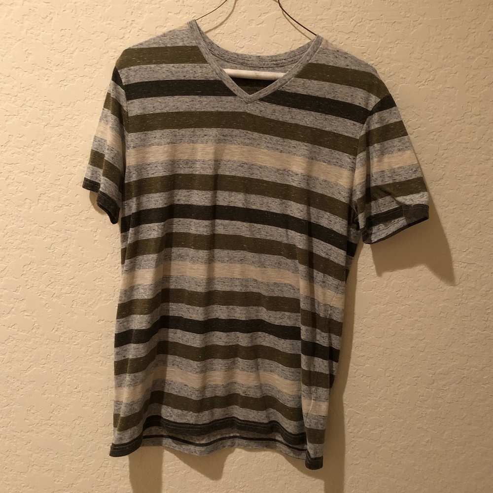Striped v-neck t-shirt